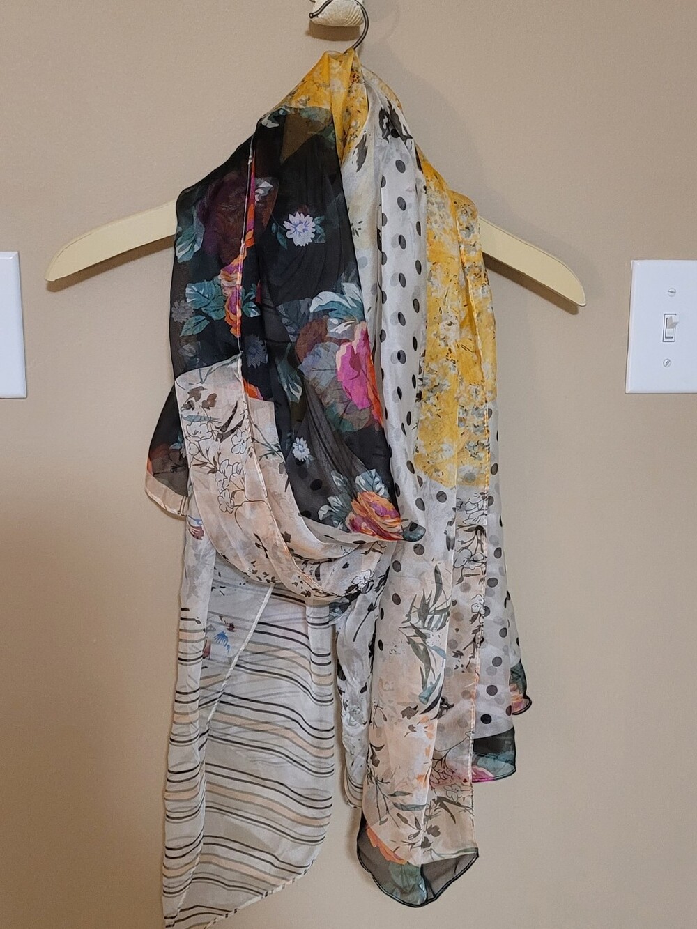 💚10 for $10💚 Bundle and save Lightweight Floral & Polka Scarf